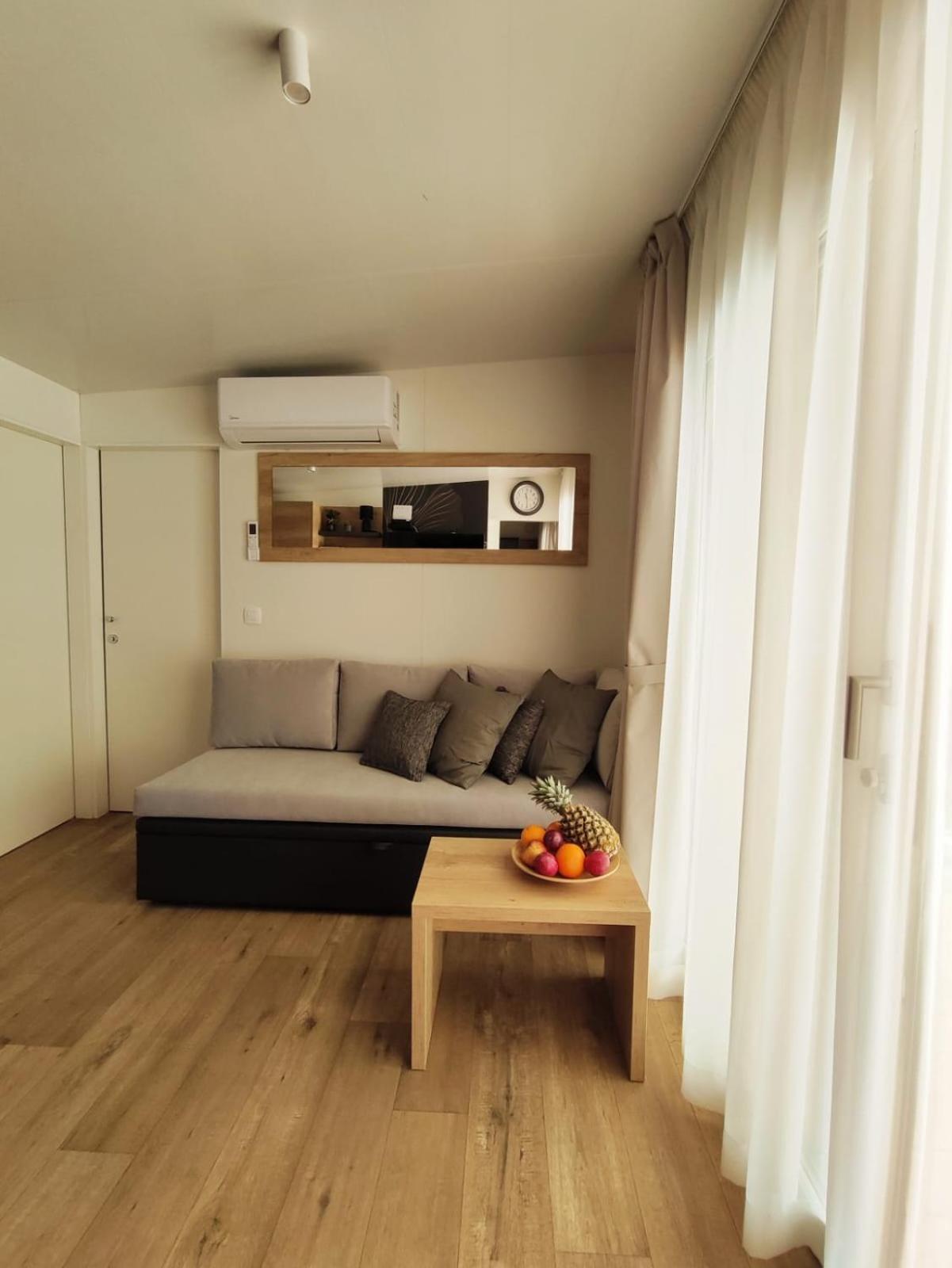 Mobile Home Kala Biograd Na Moru Exterior photo