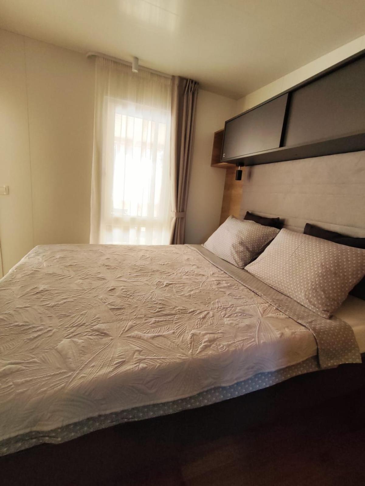 Mobile Home Kala Biograd Na Moru Exterior photo