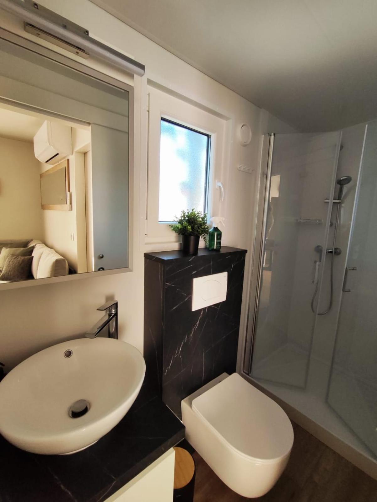 Mobile Home Kala Biograd Na Moru Exterior photo